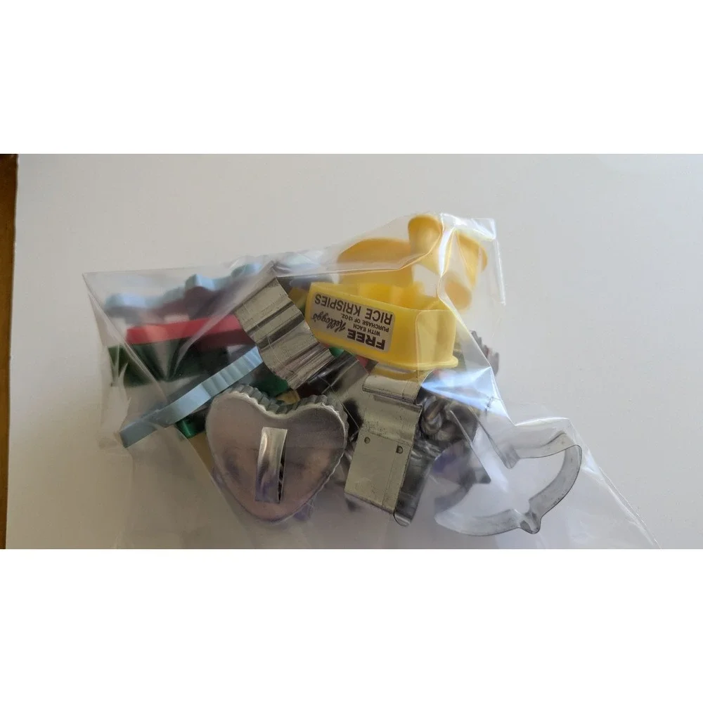 Vintage Cookie Cutter Lot Tupperware Kelloggs Metal Plastic Holiday 15+ Pc Set‎